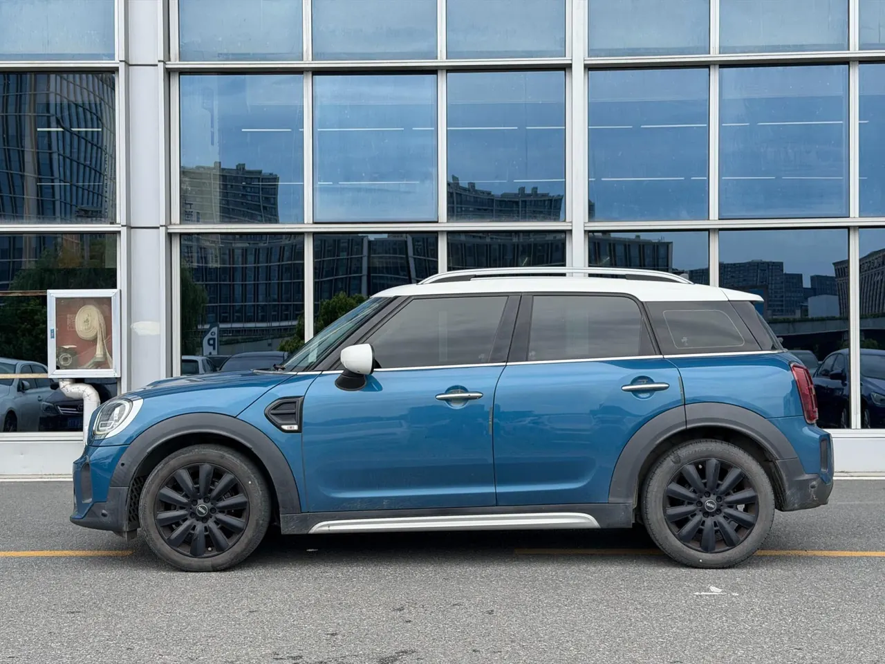 MINI Countryman (Imported) 2021 Cooper Countryman 1.5T Connoisseur Automatic Gear 4