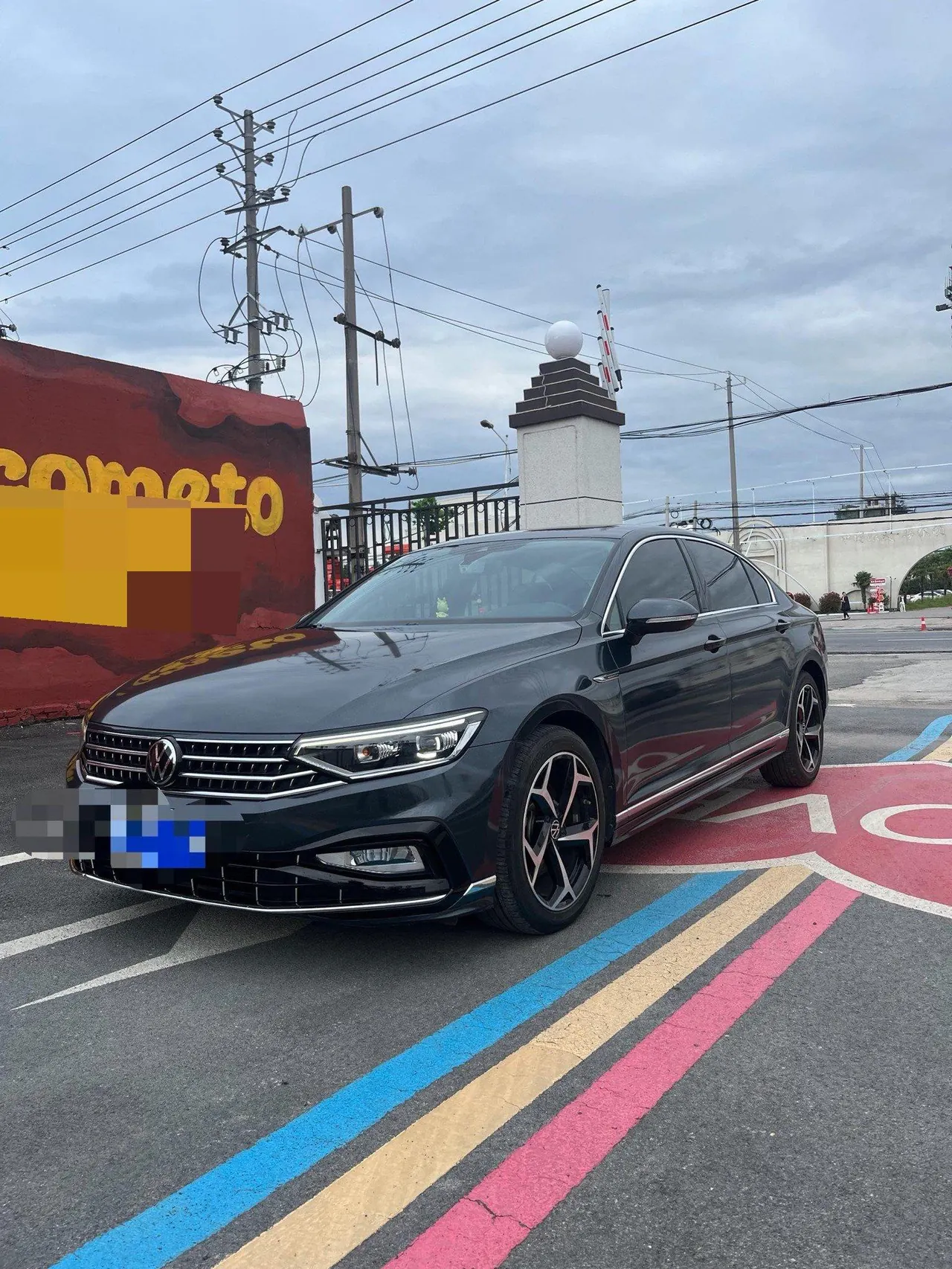 Volkswagen 2023 Magotan 2.0TSI 330TSI 2 million Commemorative Luxury Automatic Gear - View 1