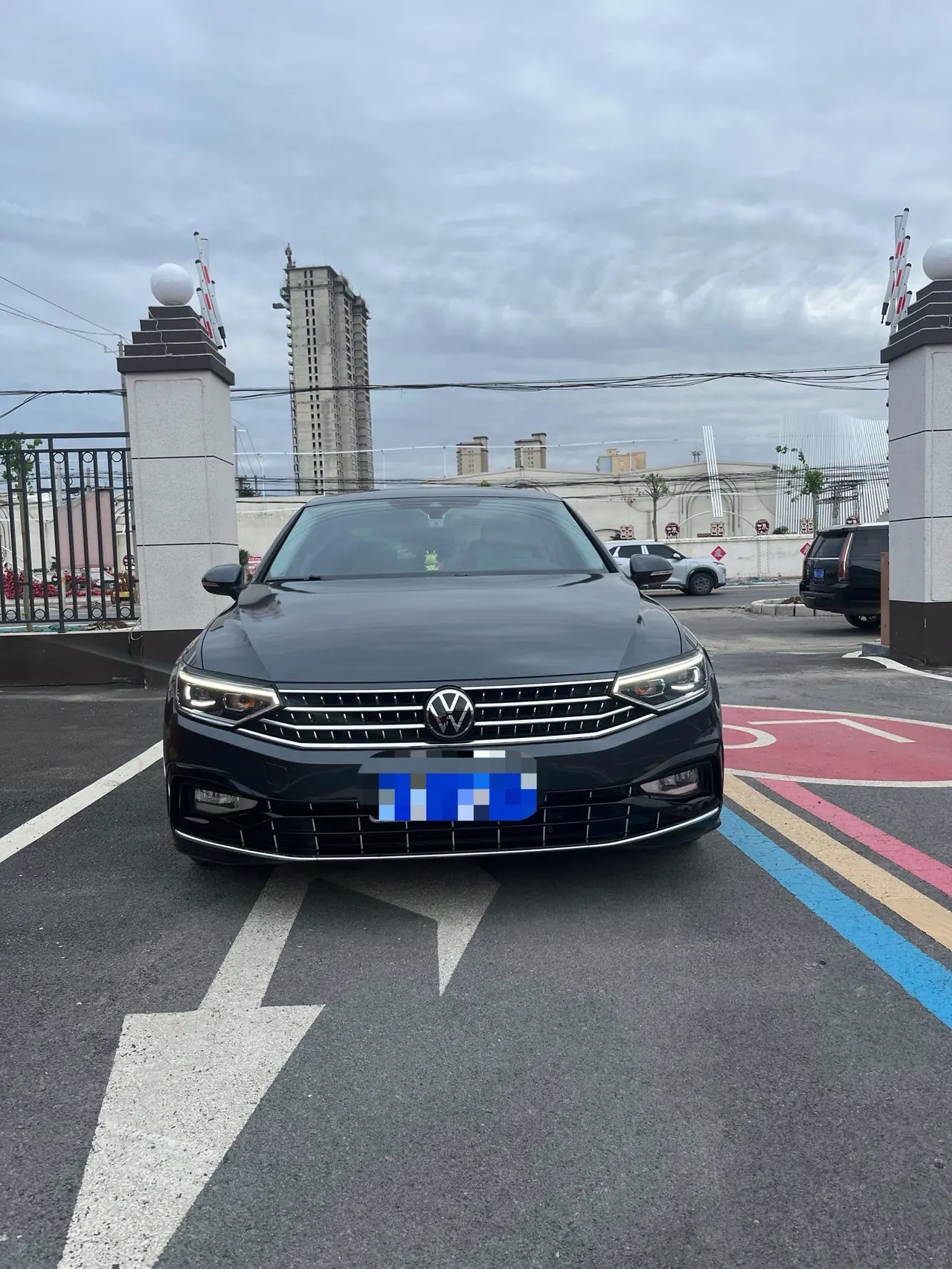 Volkswagen 2023 Magotan 2.0TSI 330TSI 2 million Commemorative Luxury Automatic Gear 3