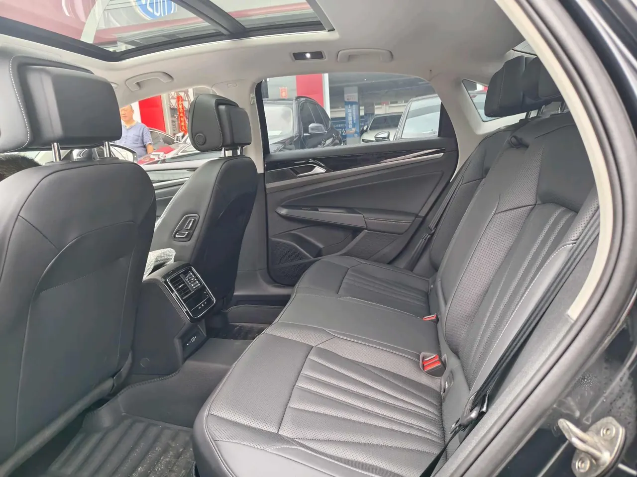Volkswagen 2026 Passat 2.0TSI 380TSI outstanding star dragon version automatic gear 7