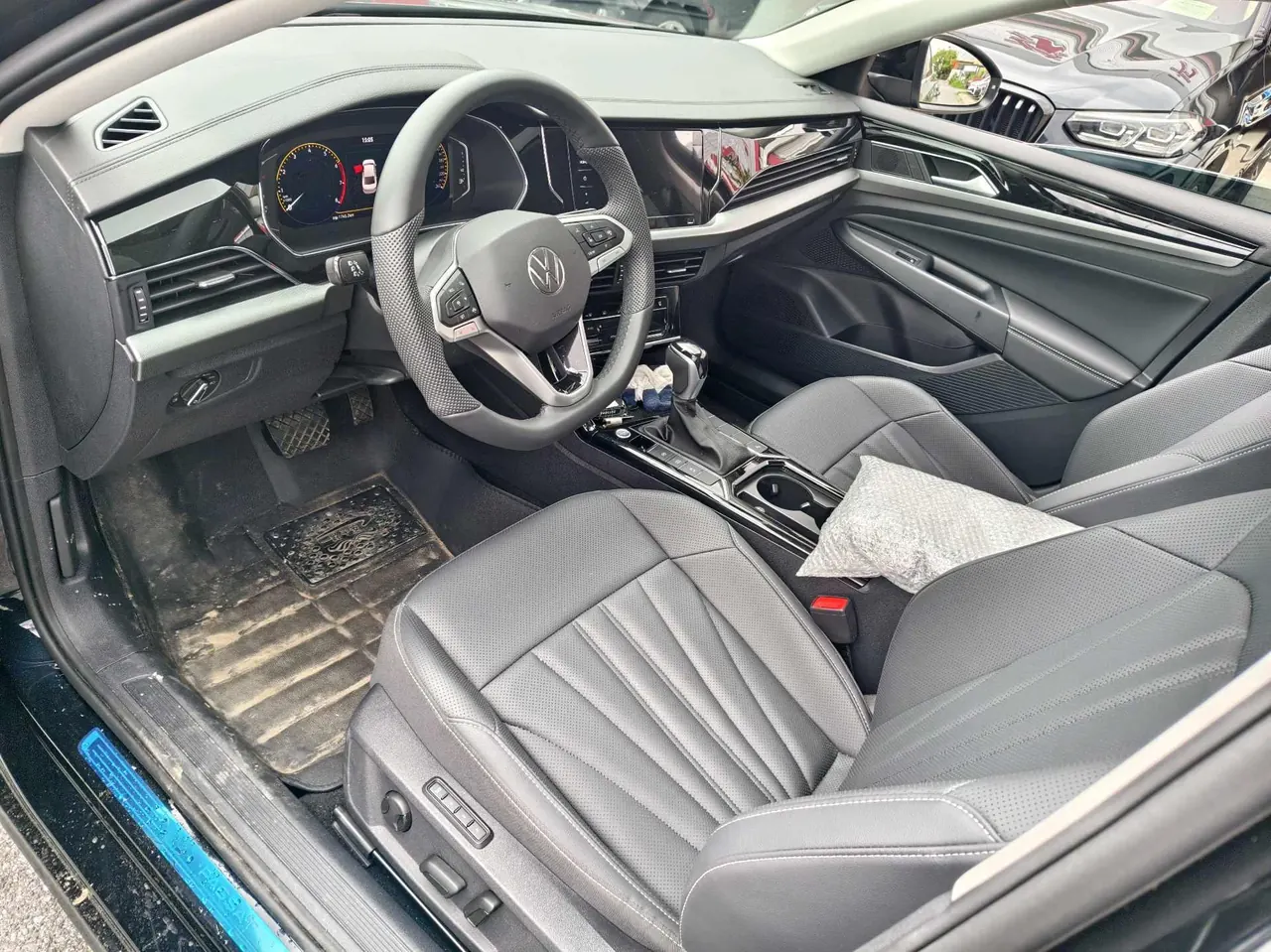 Volkswagen 2026 Passat 2.0TSI 380TSI outstanding star dragon version automatic gear 9