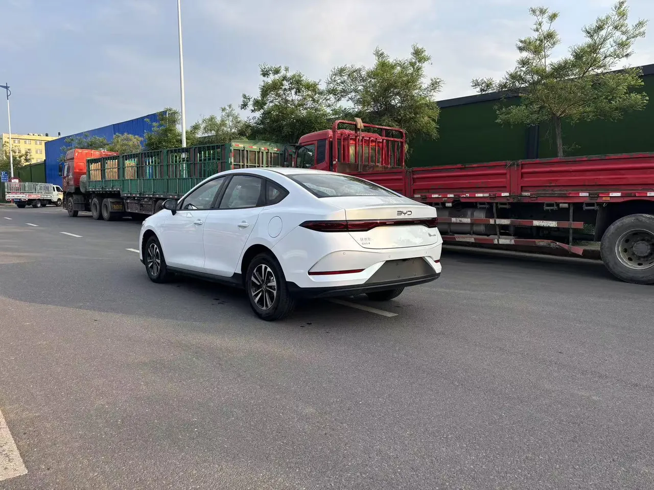 BYD 2026 Qin PLUS DM-i 1.5 CVT 128km Entry-Level Automatic 5