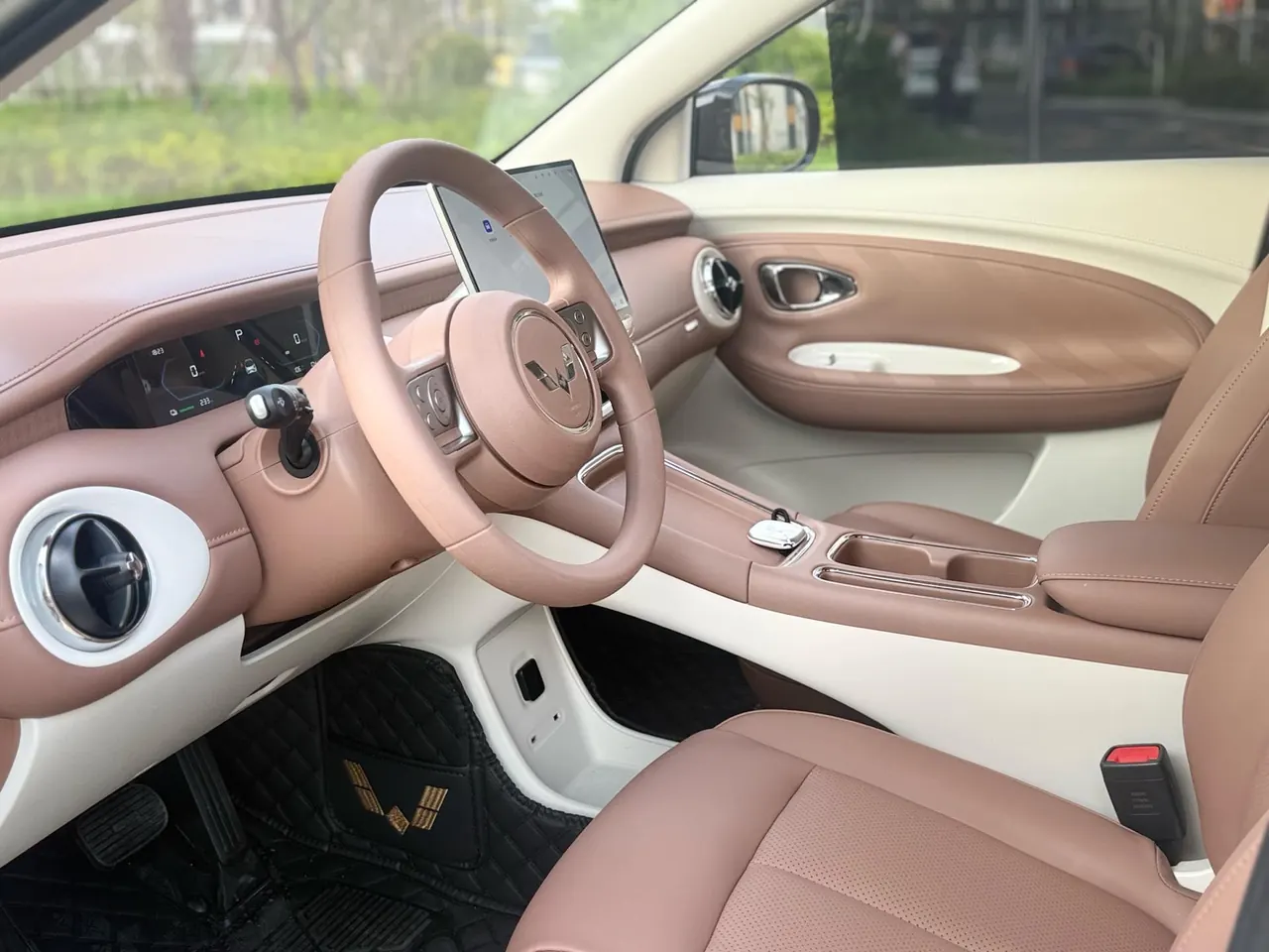 WuLing 2026 Plantronics Pro 330km Enjoy Automatic Gear - View 1