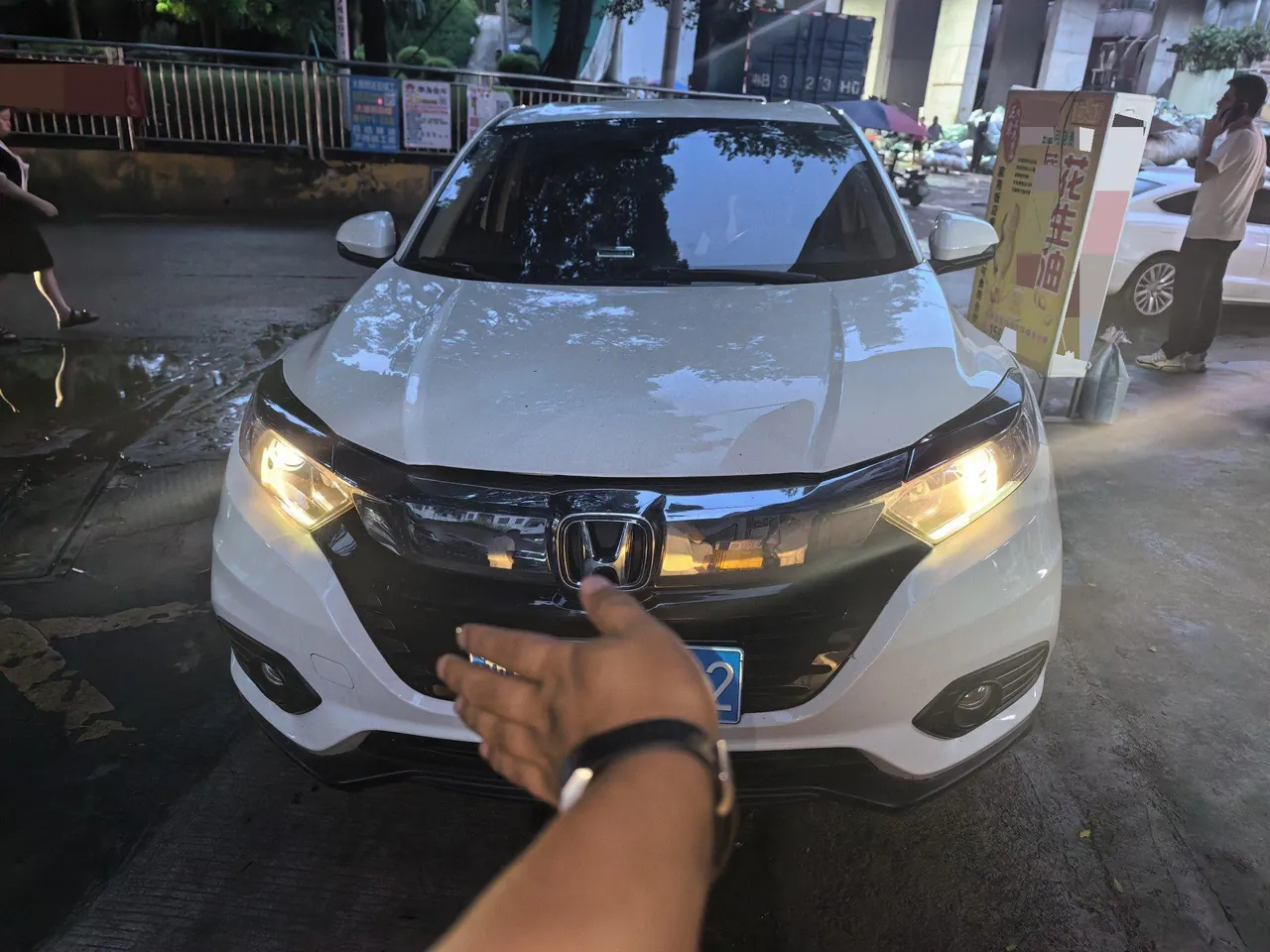 Honda 2020 Binzhi 1.5T Stepless 220TURBO Elite Automatic Gear 2