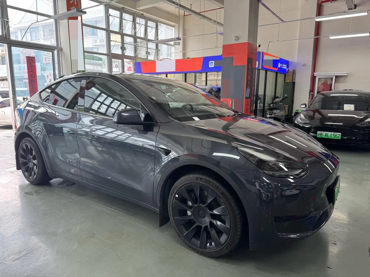 Tesla 2024 Model Y rear-wheel drive version automatic transmission 3