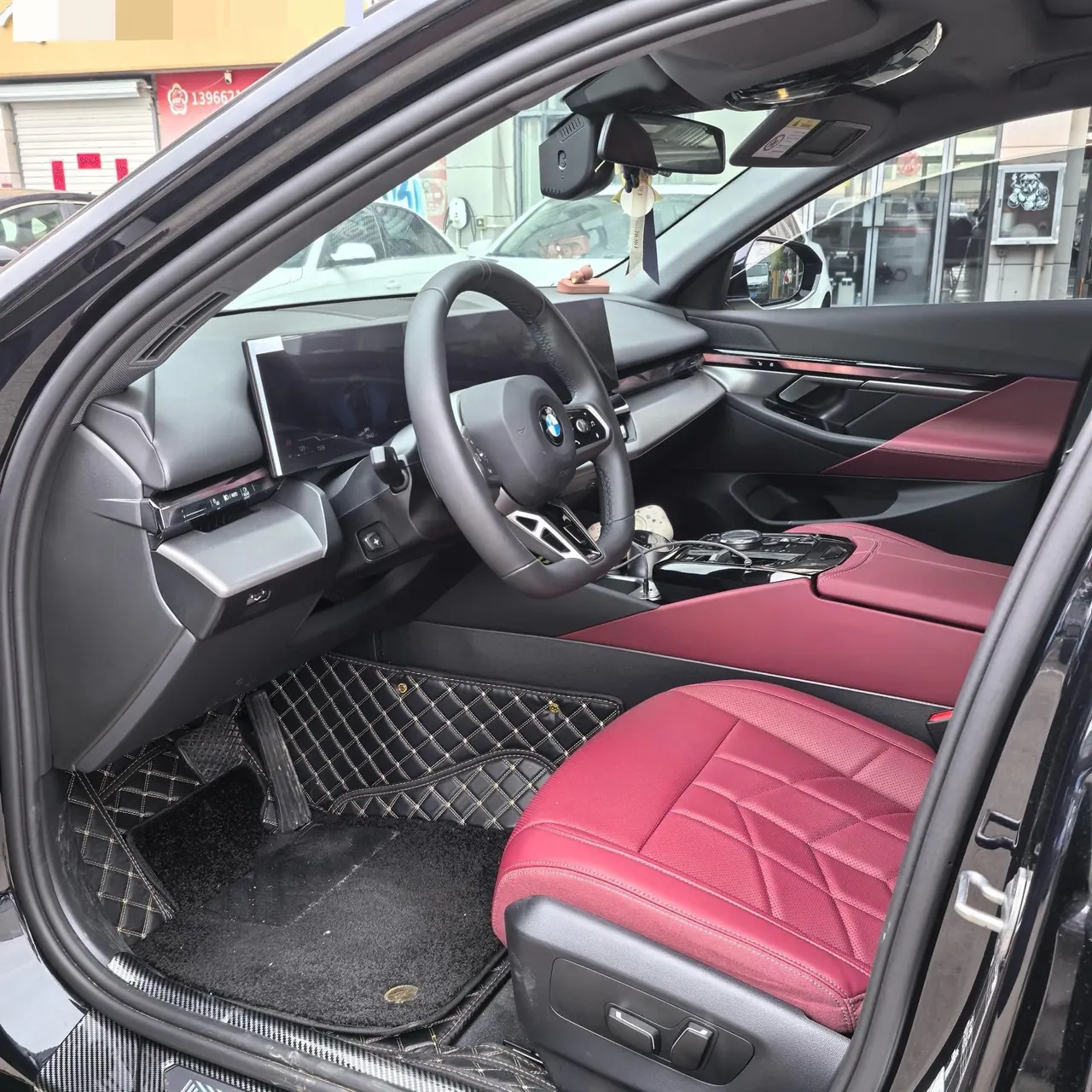 BMW 5 Series 2026 model 525Li 48V 2.0T M Sport Package automatic transmission 4