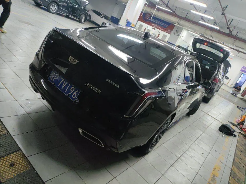 Cadillac 2023 CT4 1.5T 25T Luxury Automatic Gear 2
