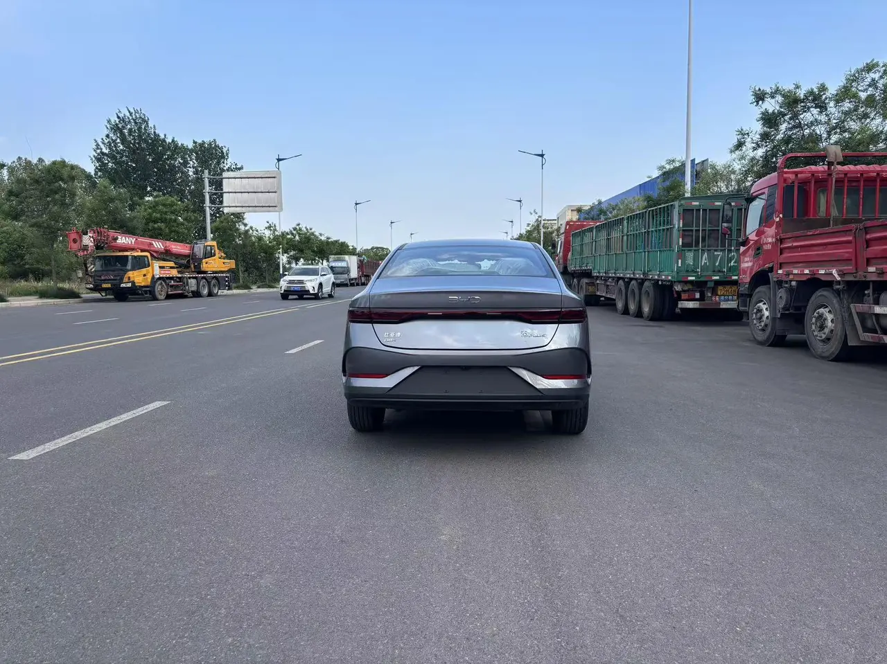 BYD 2026 Qin PLUS DM-i 1.5 CVT 128km Entry-Level Automatic 4
