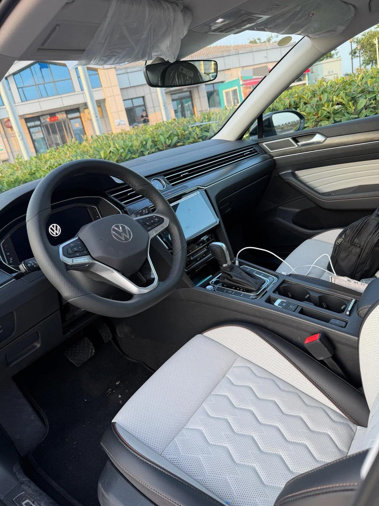 Volkswagen 2026 Magotan 2.0TSI 380TSI 30 million selected luxury automatic gear - View 1