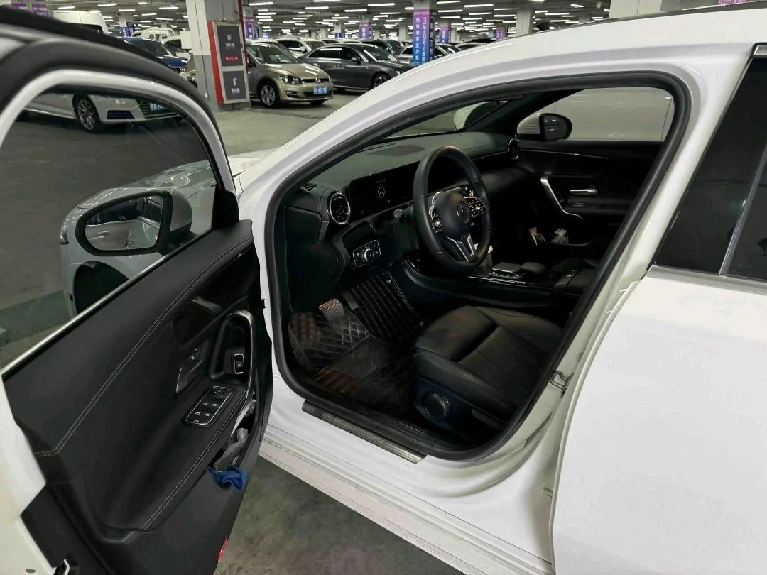 Mercedes Benz Class A 2021 A 200 L 1.3T Dynamic Automatic 5