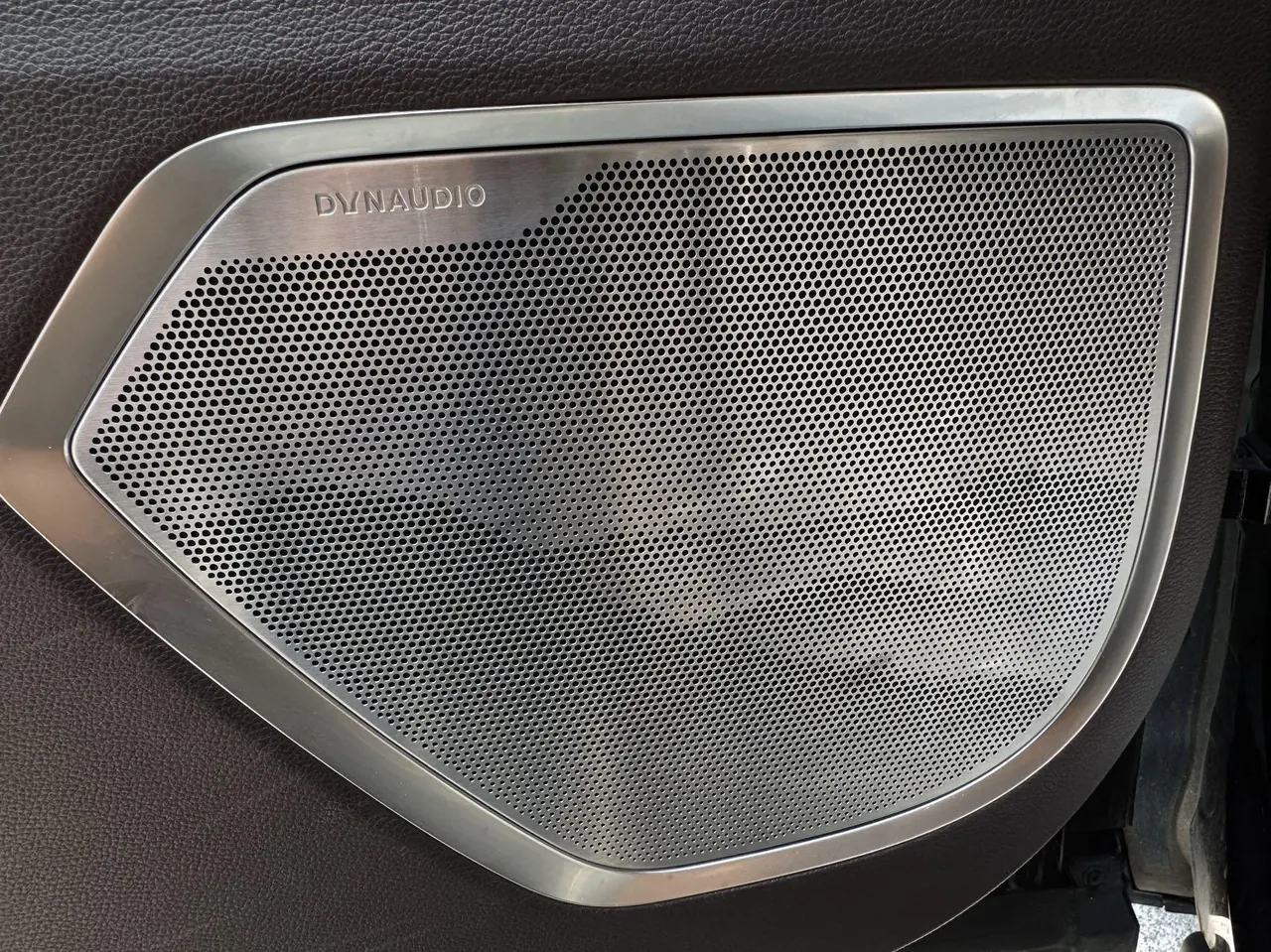 HongQi 2023 HQ9 48V 2.0T Zhilian Flag Collar Edition Automatic Gear 7