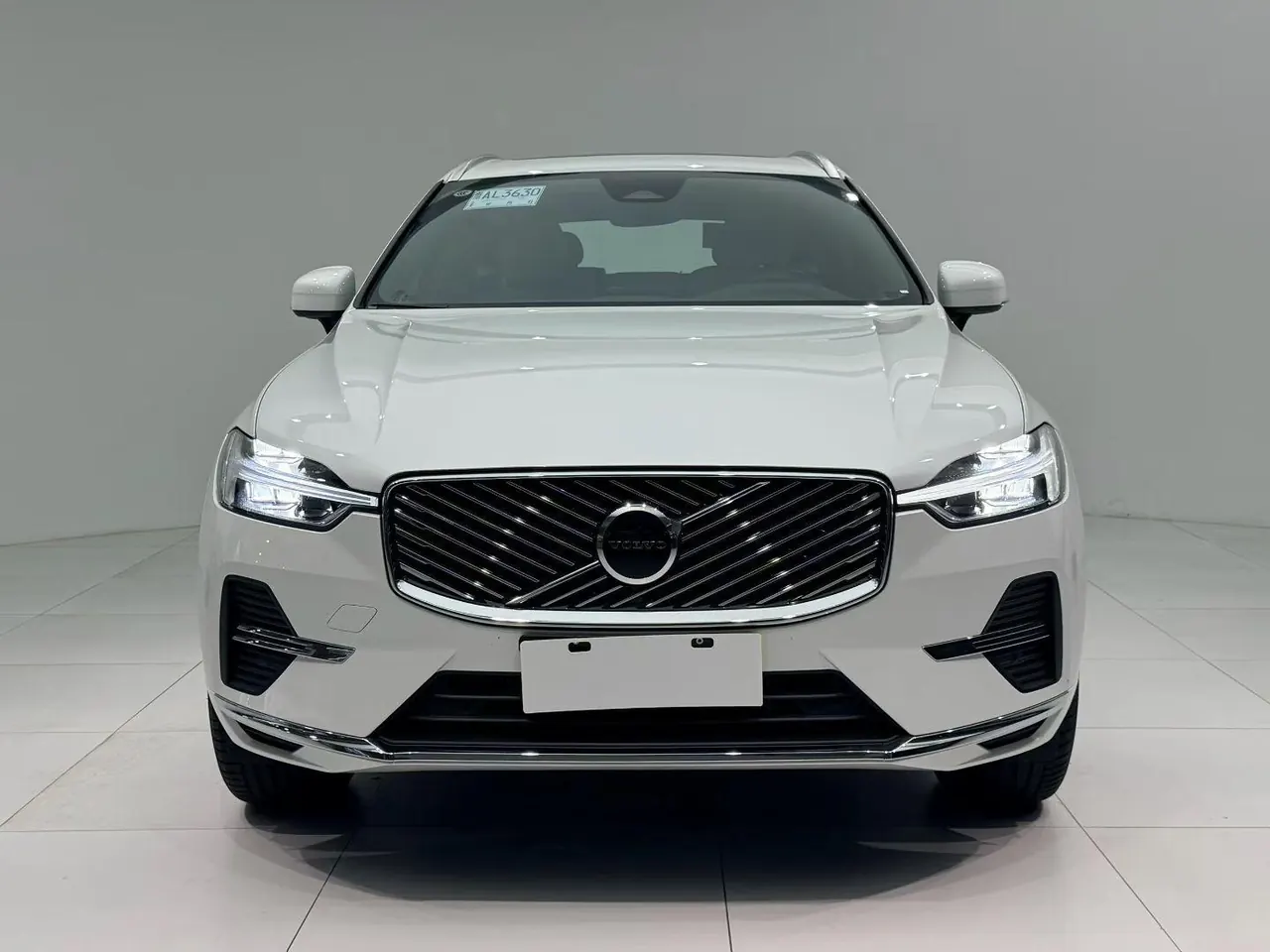 Volvo 2026 XC60 48V 2.0T B5 All-Wheel Drive Intelligent Luxury Edition Automatic Transmission 2
