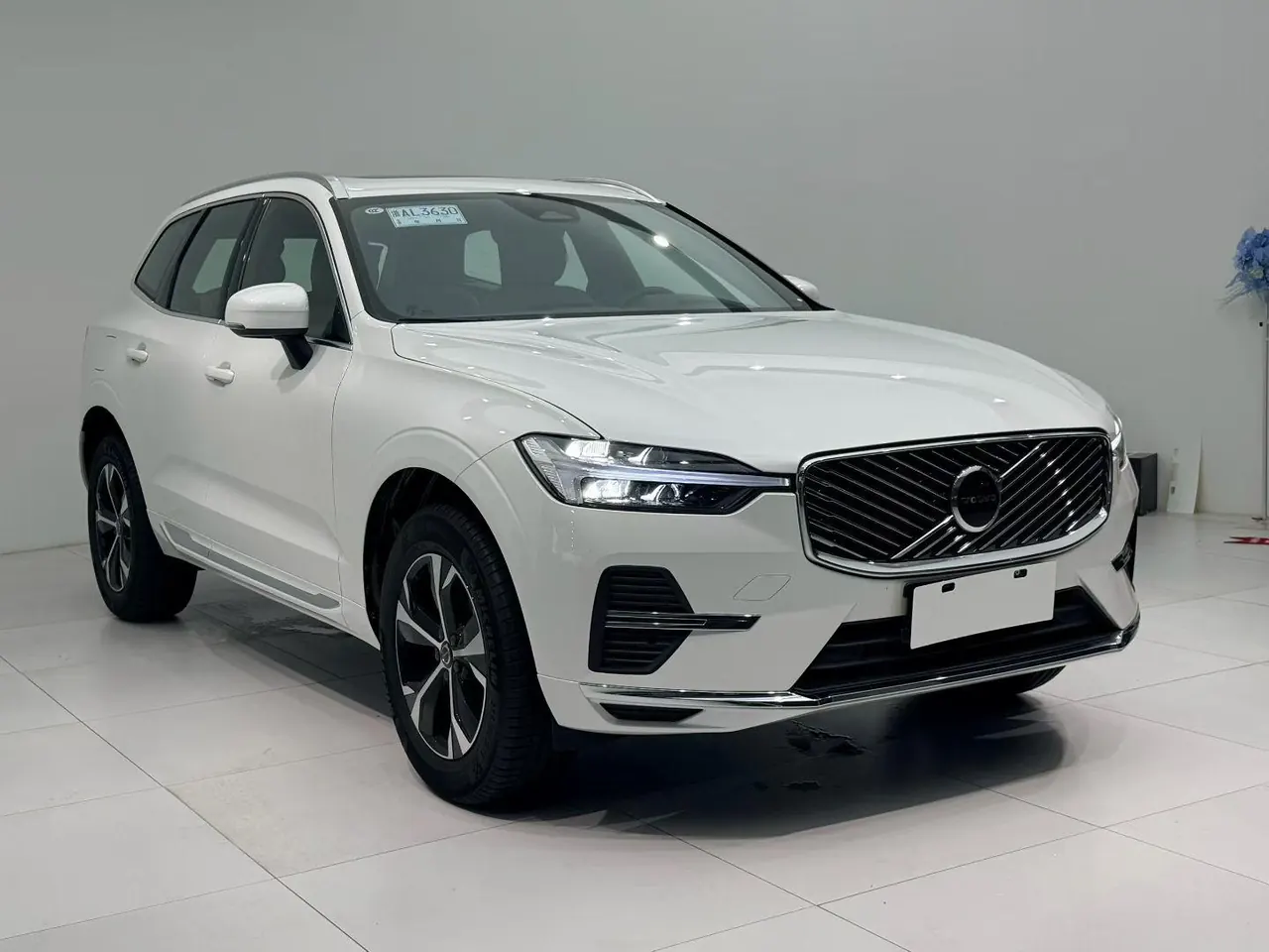 Volvo 2026 XC60 48V 2.0T B5 All-Wheel Drive Intelligent Luxury Edition Automatic Transmission 3