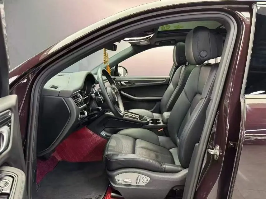 Porsche Macan (Imported) 2023 Macan 2.0T Automatic Gear 4