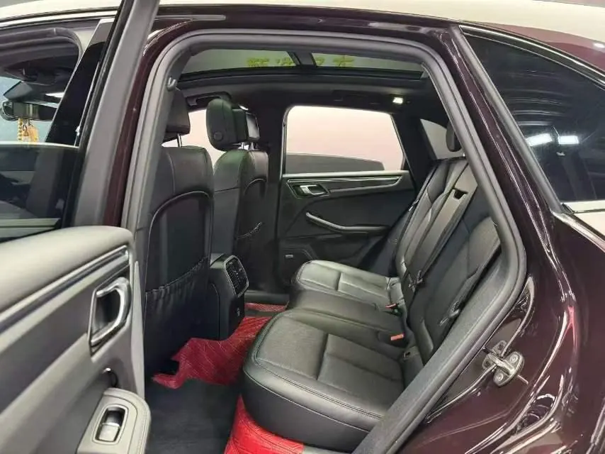 Porsche Macan (Imported) 2023 Macan 2.0T Automatic Gear 5