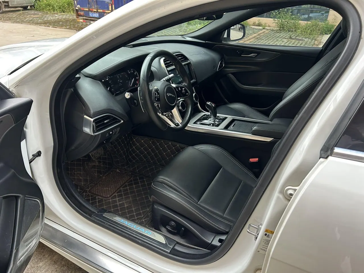 Jaguar 2020 XEL 2.0T 200PS R-DYNAMIC S Enterprising Sports Edition Automatic Gear 11