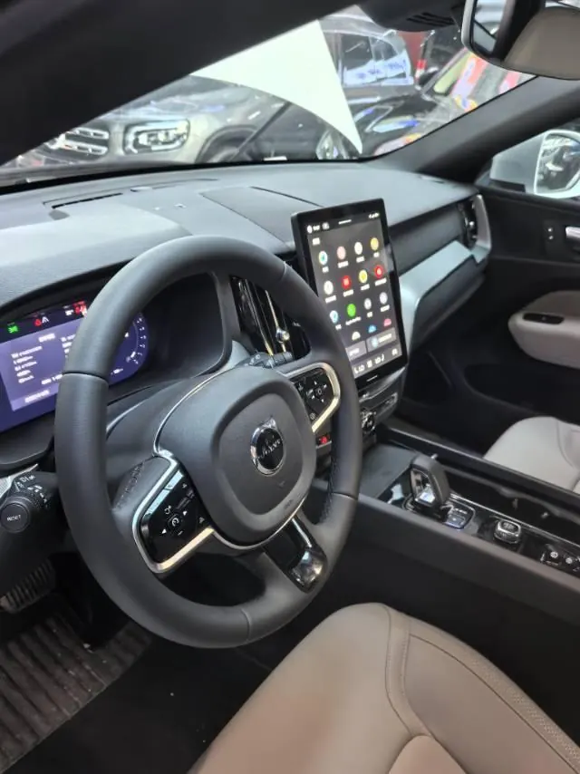 Volvo 2026 XC60 48V 2.0T B5 All-Wheel Drive Intelligent Luxury Edition Automatic Transmission 2