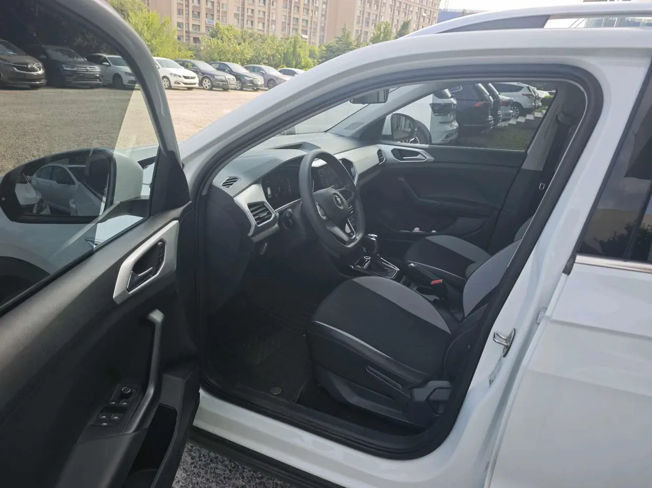 Volkswagen 2021 Shadow 1.5 30th Anniversary Edition Automatic Gear 3