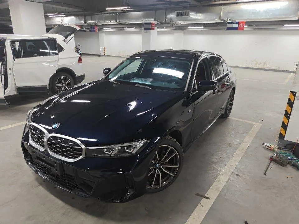 BMW 3 Series 2026 325Li 2.0T M Sports Suit Automatic Gear - View 1