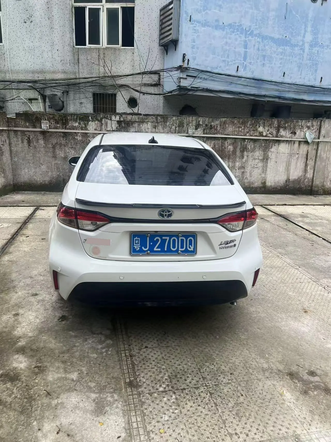 Toyota 2023 Lei Ling Shuangqing 1.8 Stepless Intelligent Electric Hybrid Deluxe Edition Automatic Gear 4