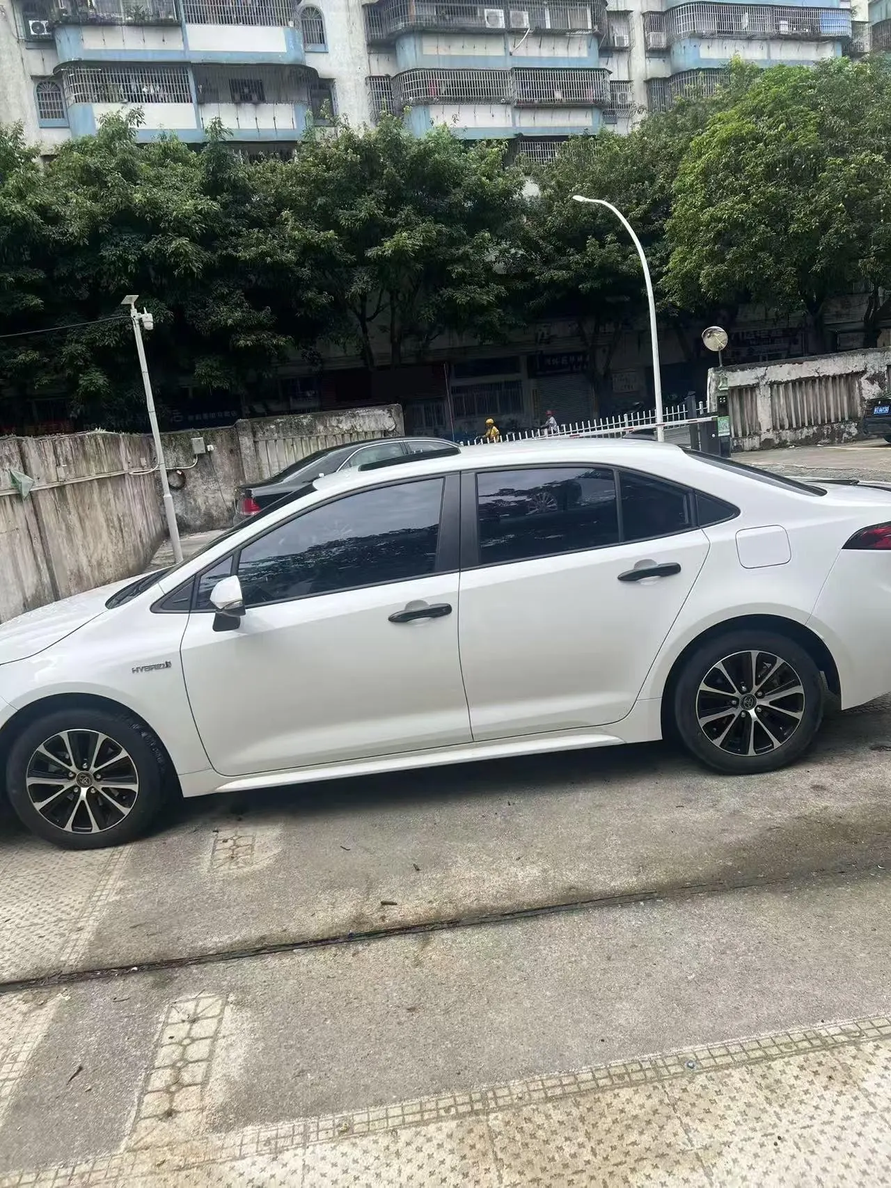 Toyota 2023 Lei Ling Shuangqing 1.8 Stepless Intelligent Electric Hybrid Deluxe Edition Automatic Gear 8