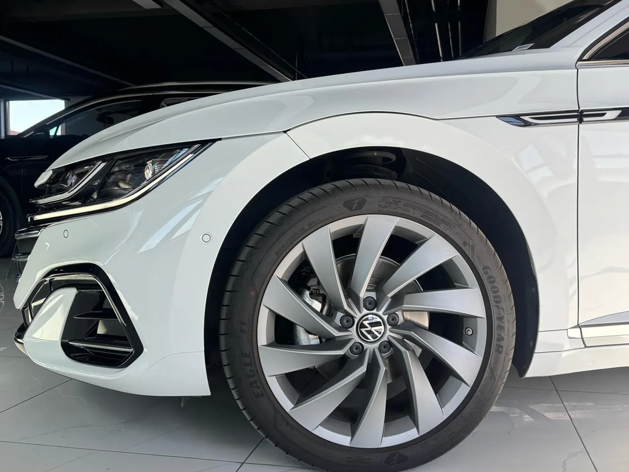 Volkswagen 2026 CC 2.0TSI 380TSI eye-catching 30 million selected automatic gear 5