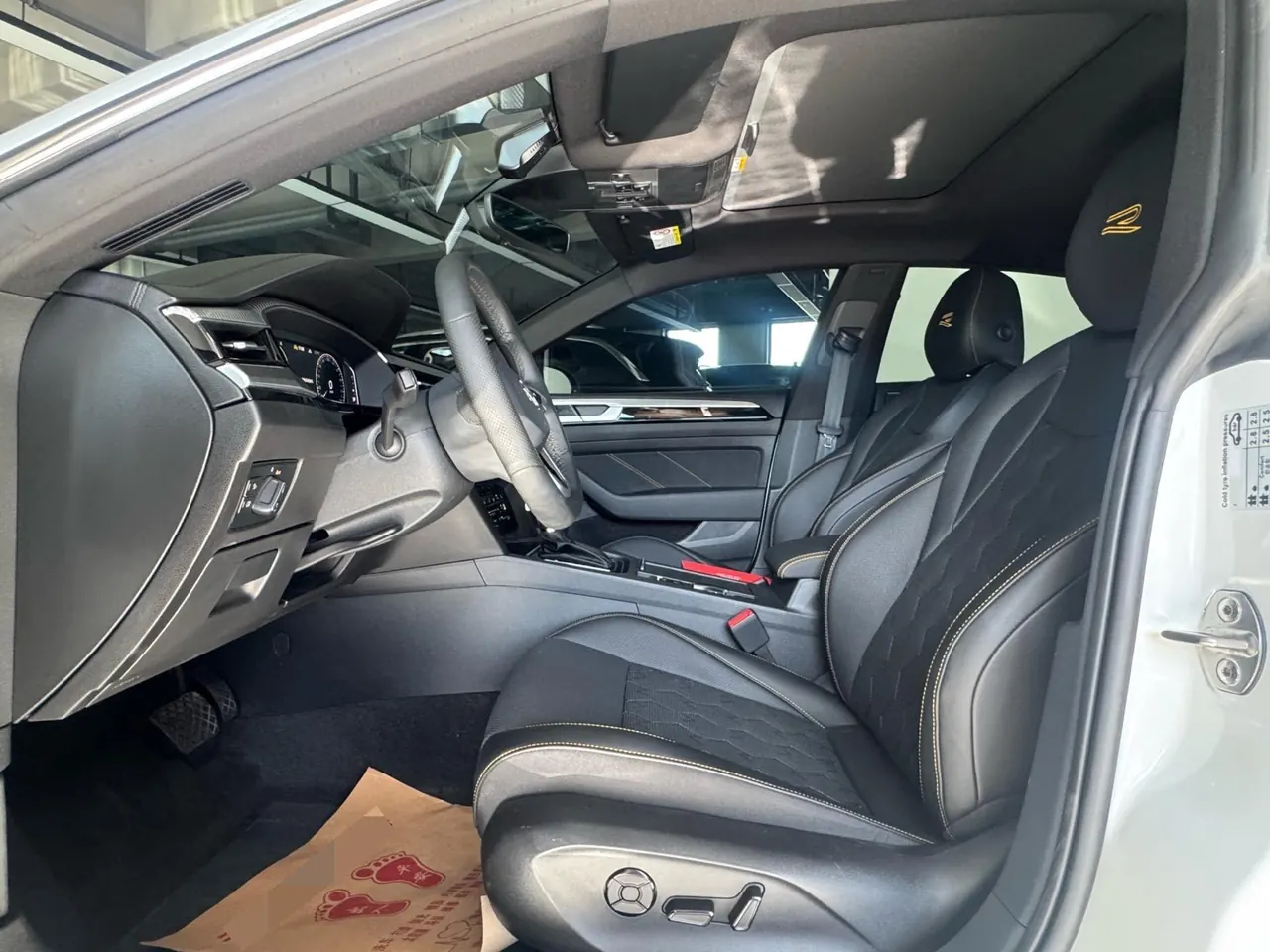 Volkswagen 2026 CC 2.0TSI 380TSI eye-catching 30 million selected automatic gear 9