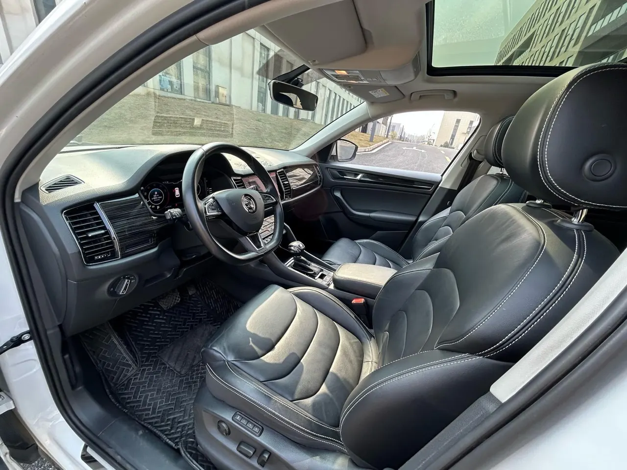 Skoda 2020 Kodiak 2.0TSI TSI 16500.00g Drive Deluxe Premium Edition 5-seat Automatic Transmission 8
