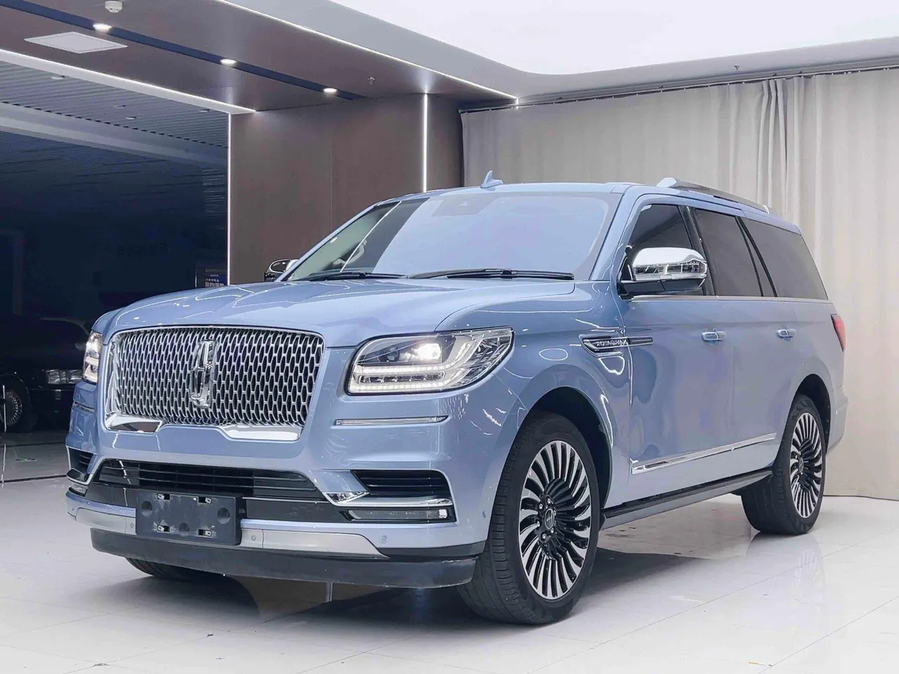 Open image lightbox: Lincoln Navigator (Imported) 2020 Navigator 3.5T Presidential Series Automatic Gear
