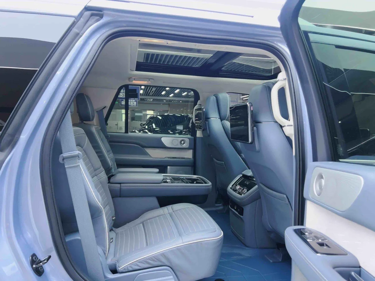 Lincoln Navigator (Imported) 2020 Navigator 3.5T Presidential Series Automatic Gear 3