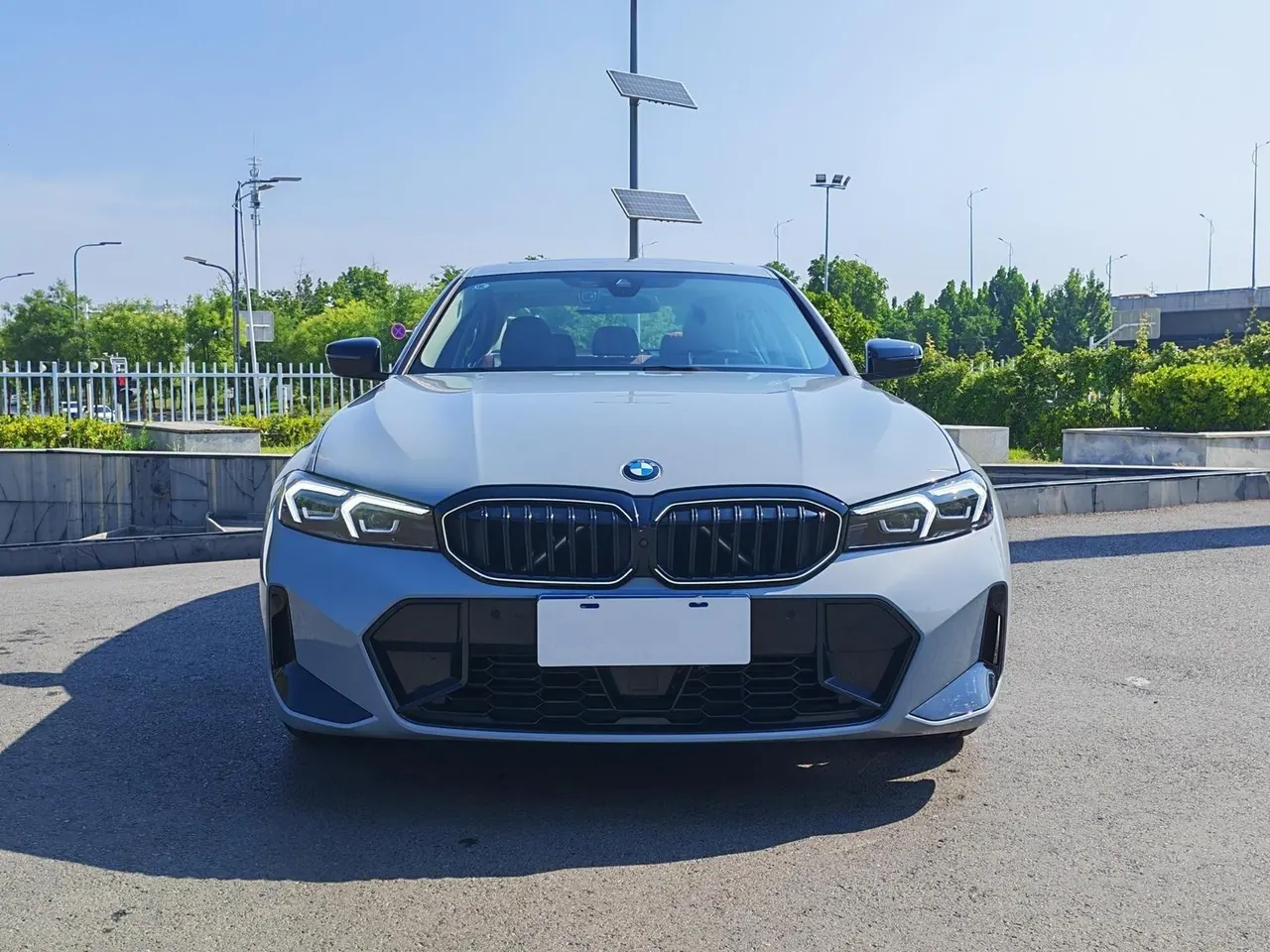 BMW 3 Series 2026 330Li 2.0T M Sports Obsidian Night Suit Automatic Gear 2