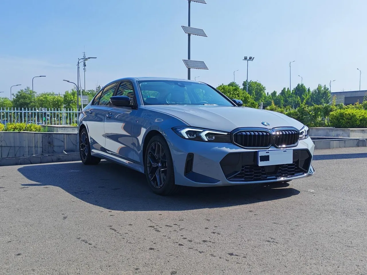 BMW 3 Series 2026 330Li 2.0T M Sports Obsidian Night Suit Automatic Gear 3