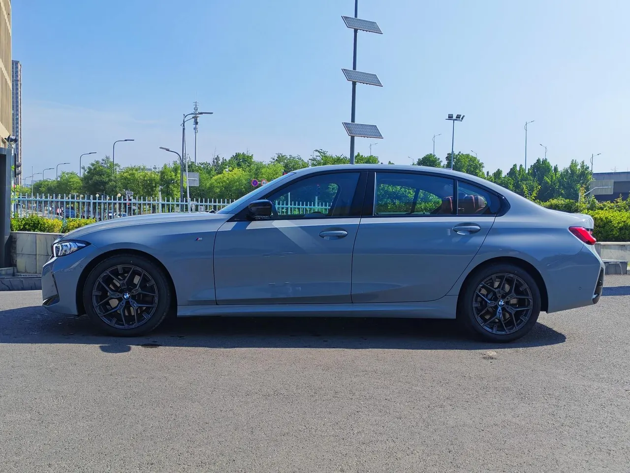 BMW 3 Series 2026 330Li 2.0T M Sports Obsidian Night Suit Automatic Gear 7