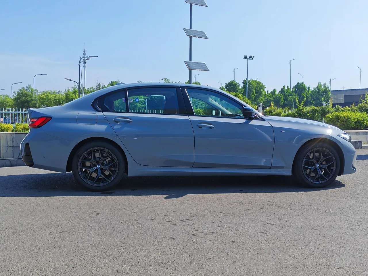 BMW 3 Series 2026 330Li 2.0T M Sports Obsidian Night Suit Automatic Gear 8