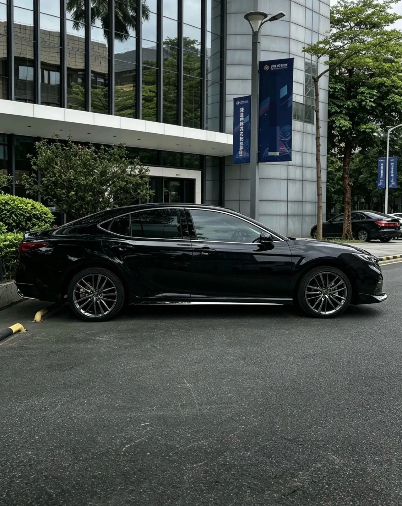 Toyota 2026 Camry Dual Engine 2.0HXS Stepless Sports Plus Edition Automatic Gear 3