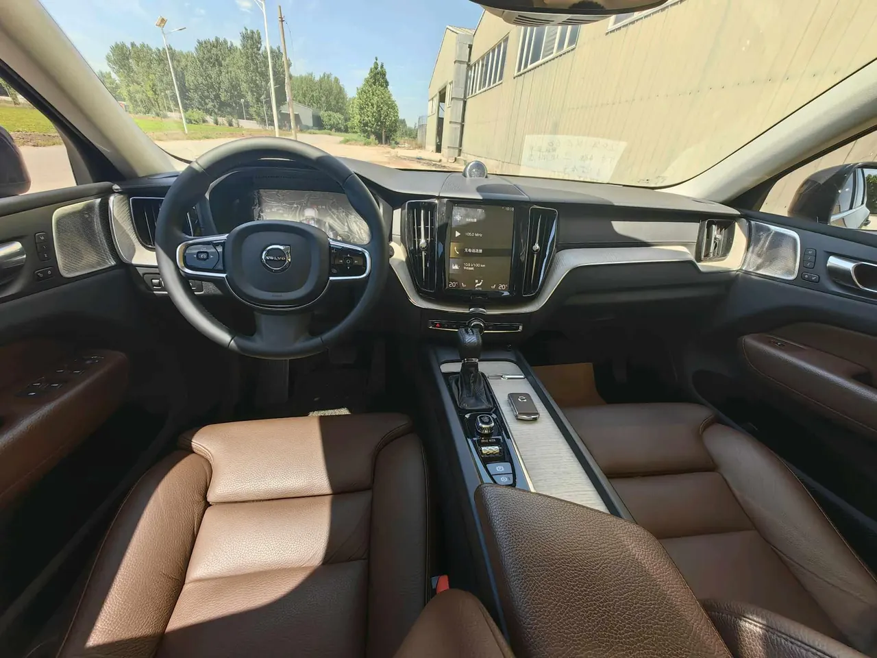 Volvo 2020 XC60 2.0T T5 4-wheel drive Zhiyuan Deluxe Edition Automatic Gear 10
