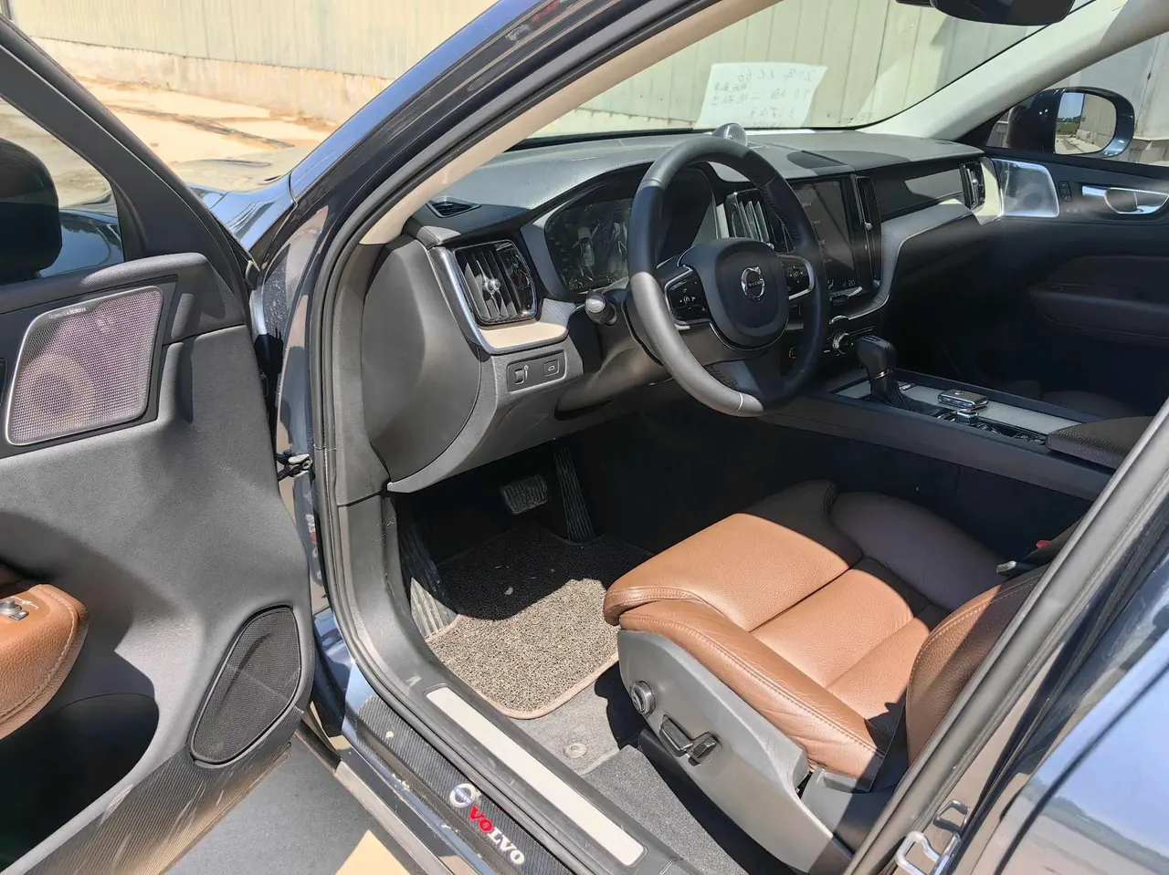 Volvo 2020 XC60 2.0T T5 4-wheel drive Zhiyuan Deluxe Edition Automatic Gear 7