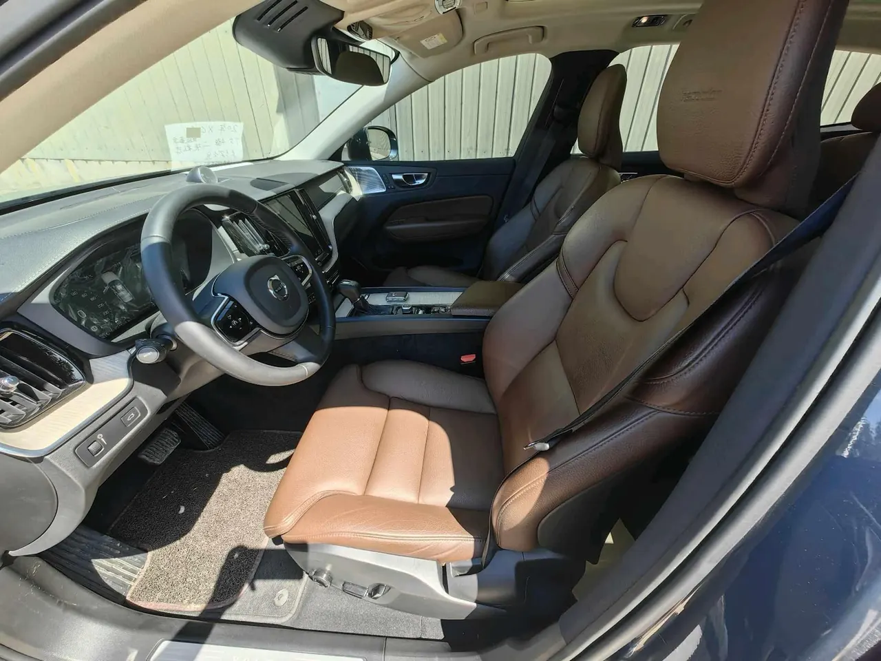Volvo 2020 XC60 2.0T T5 4-wheel drive Zhiyuan Deluxe Edition Automatic Gear 8