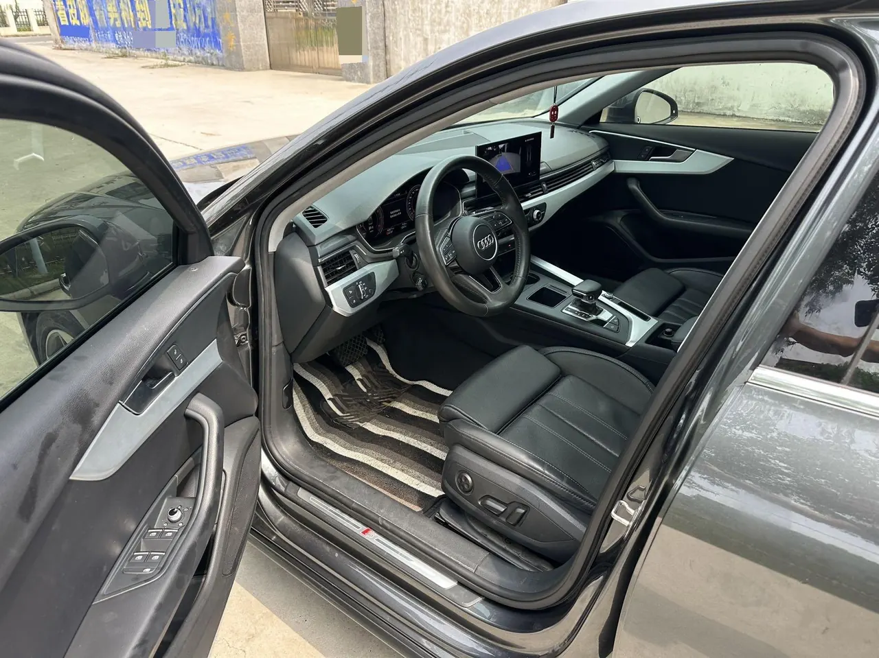 Audi 2020 A4L 2.0TFSI 40TFSI Fashion Dynamic Automatic 2