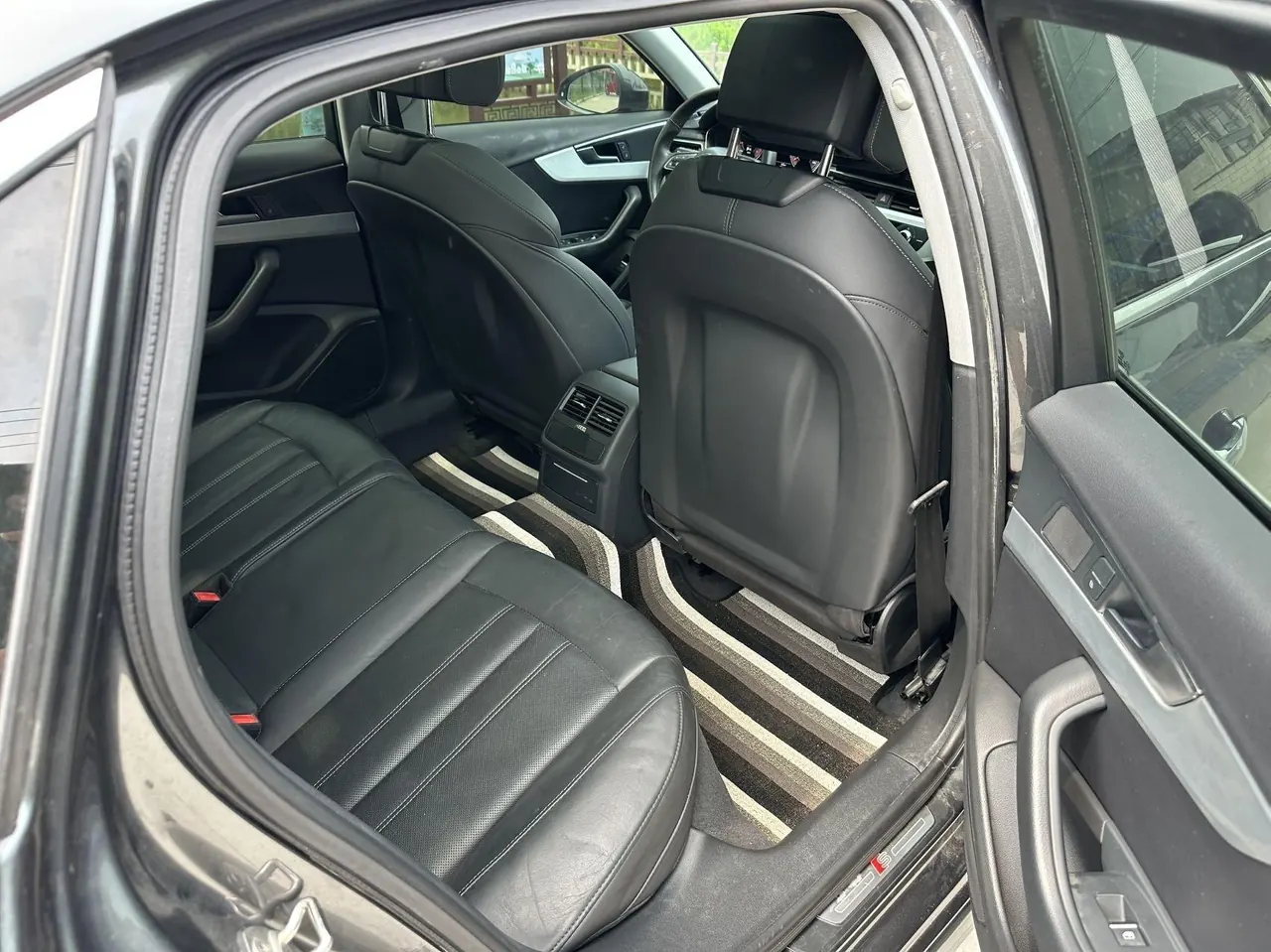 Audi 2020 A4L 2.0TFSI 40TFSI Fashion Dynamic Automatic 5
