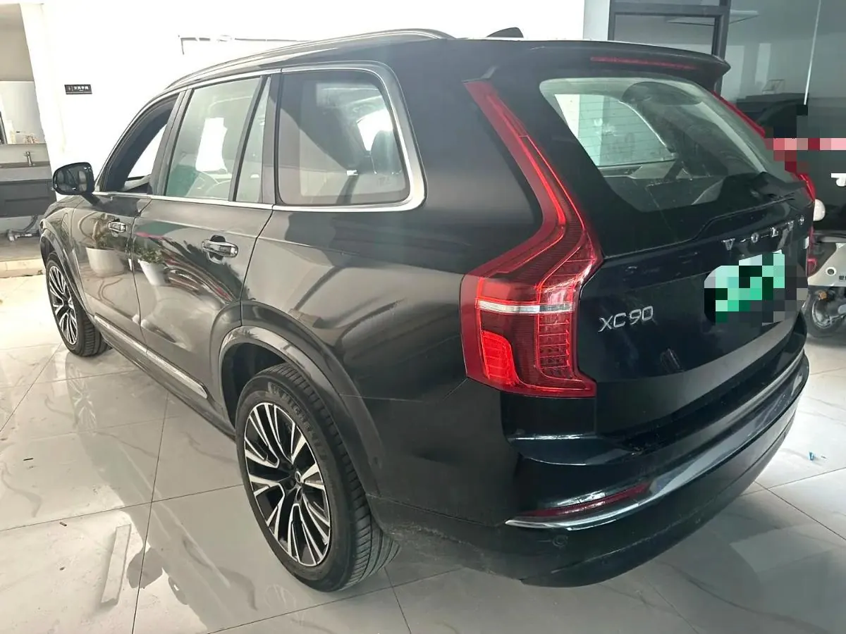 Volvo XC90 (Imported) 2023 XC90 RECHARGE 2.0T T8 Zhizun Deluxe Edition 7-seat Automatic Gear 5
