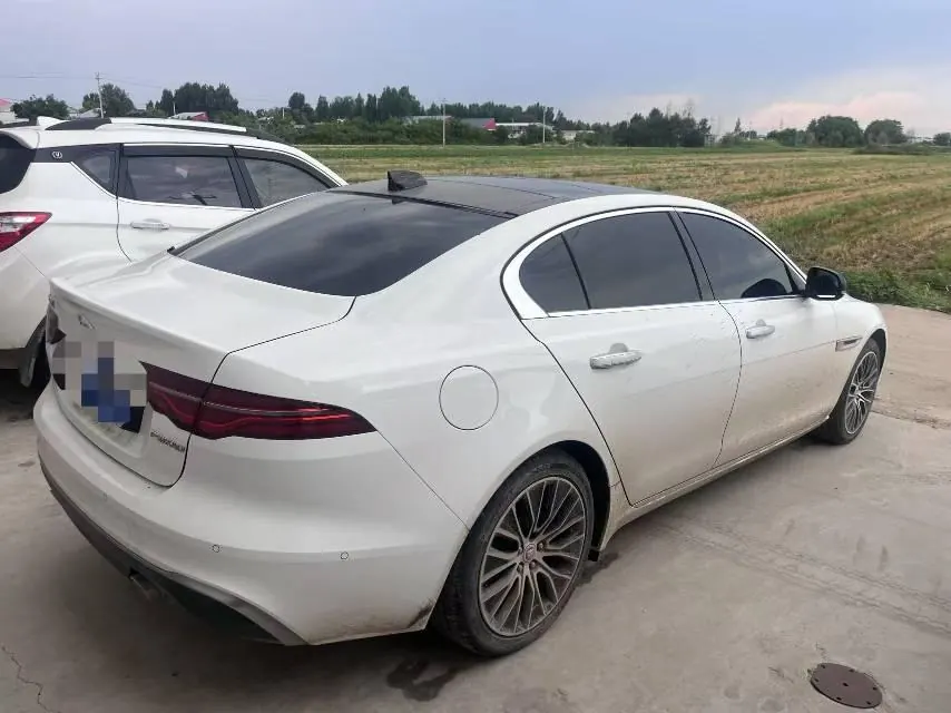 Jaguar 2020 XEL 2.0T 200PS S Enterprising and Elegant Automatic Gear 3
