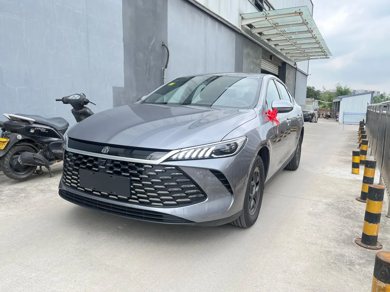 Открыть галерею: BYD 2026 Qin PLUS DM-i 1.5 CVT 128km Entry-Level Automatic