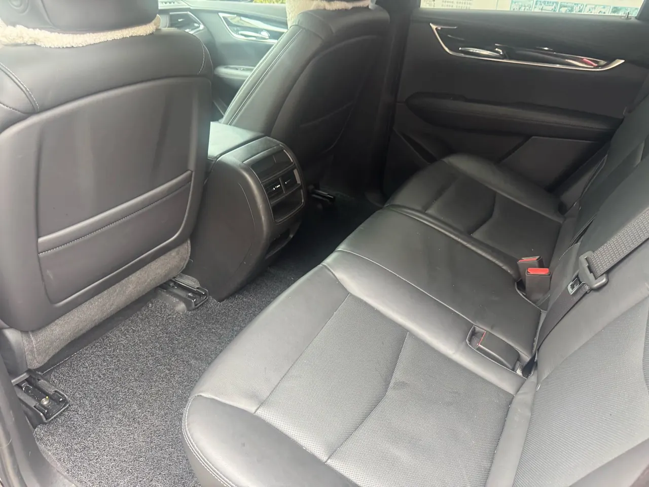 Cadillac 2020 XT5 2.0T 28T Luxury Automatic Gear 4