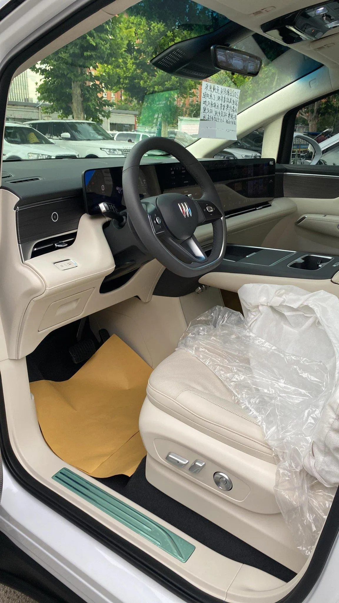 Open image lightbox: Buick 2026 to the world family 1.5T luxury version of automatic gear