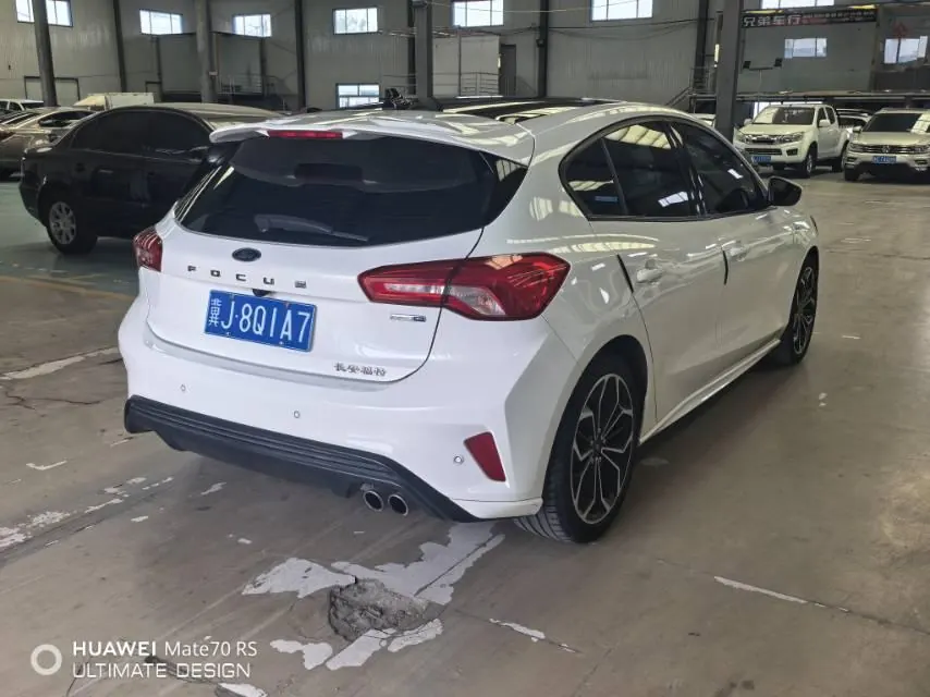 Ford 2020 Fox-hatchback 1.5T EcoBoost 180 ST Line Automatic 5