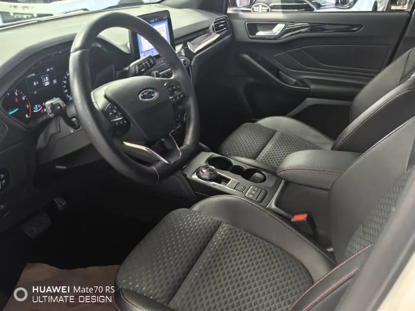 Ford 2020 Fox-hatchback 1.5T EcoBoost 180 ST Line Automatic 7