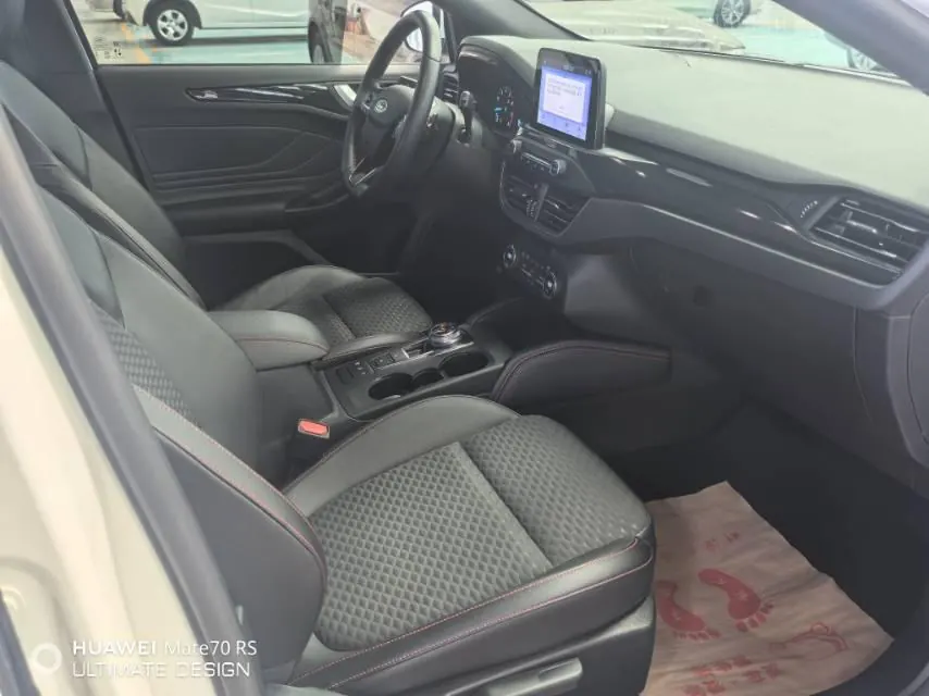Ford 2020 Fox-hatchback 1.5T EcoBoost 180 ST Line Automatic 9