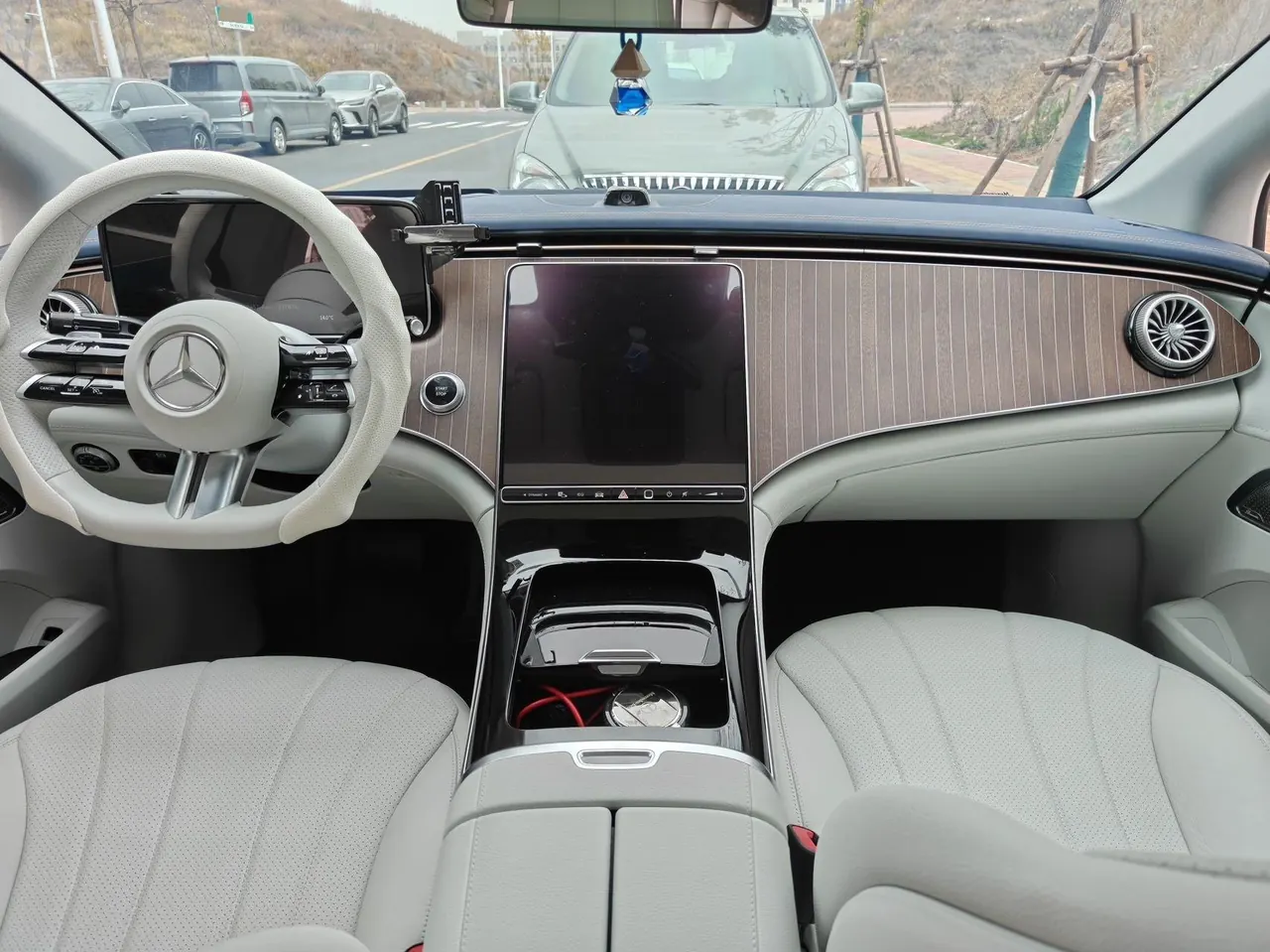 Mercedes Benz 2022 EQE 350 EQE 350 Deluxe Edition Automatic 3