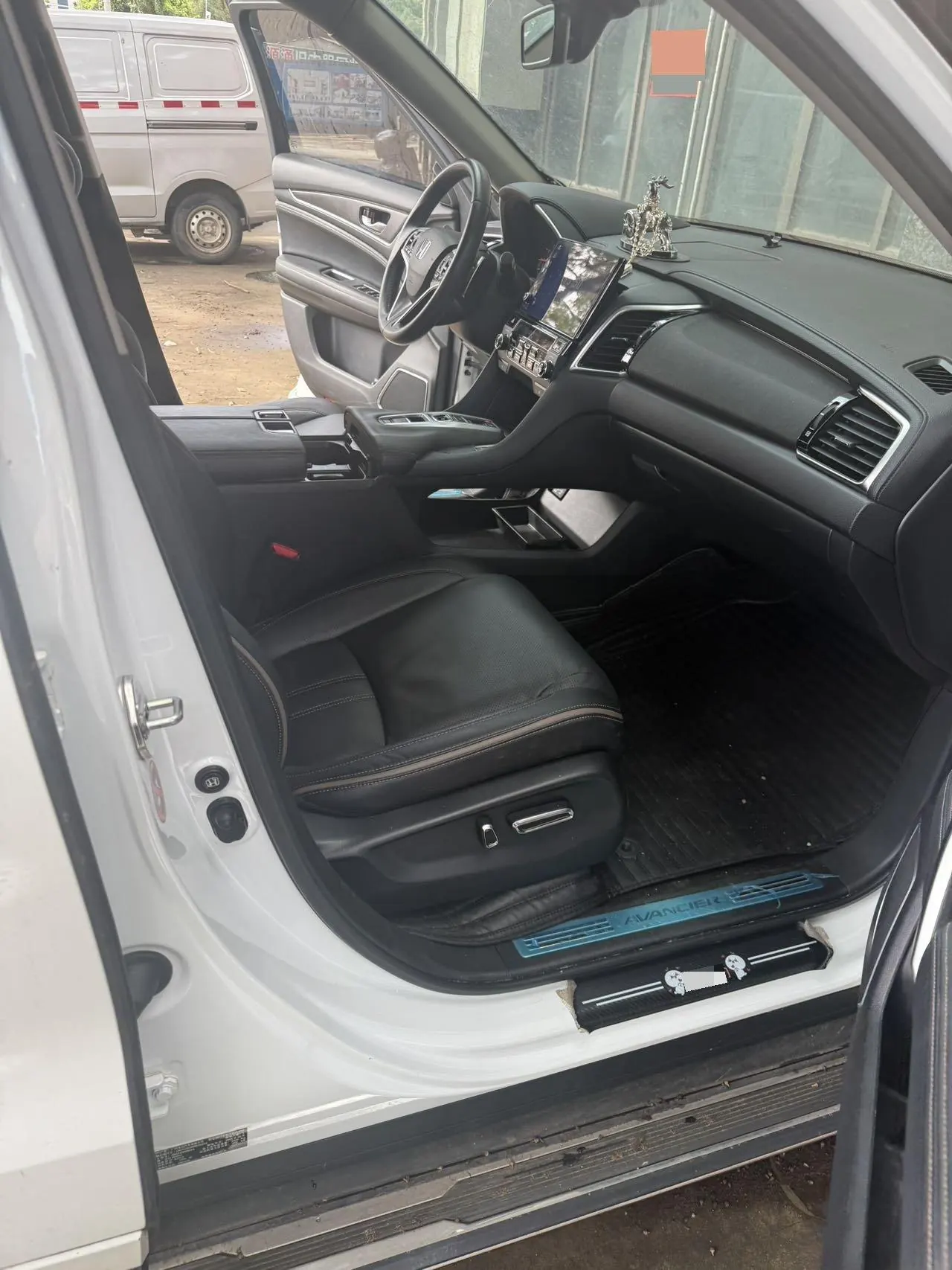 Honda 2020 Crown Road 2.0T 370TURBO Two-Drive Deluxe Automatic Gear 2